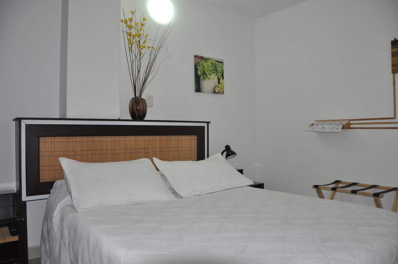 Hotel Meson De Las Flores Armenia  Buitenkant foto